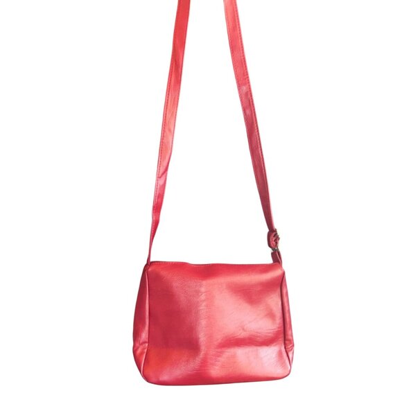 Quilted Red Leather Crossbody Bag For Women With Adjustable Strap & Multiple Poc - Picture 6 of 10